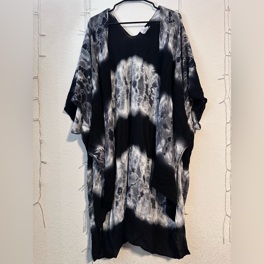 Time and Tru Black and Gray Tie-Dye Tunic